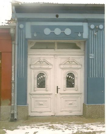 En av många, många vackra portar.